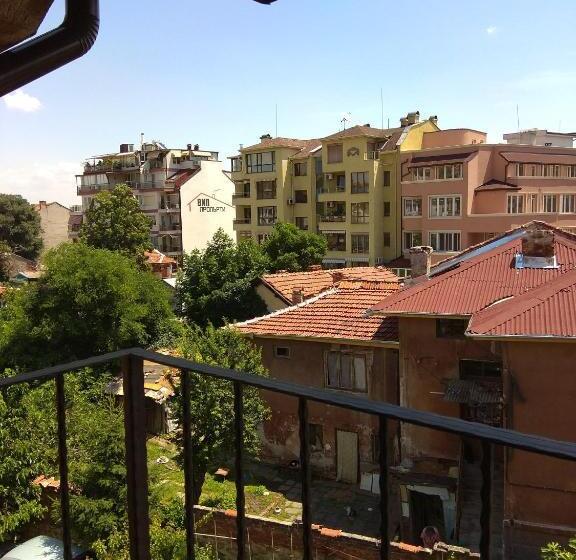 Roots Hotel & Wine Bar