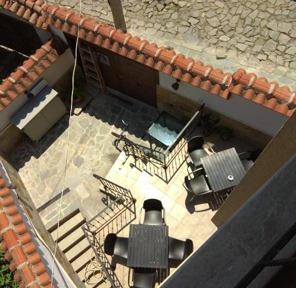 Roots Hotel & Wine Bar