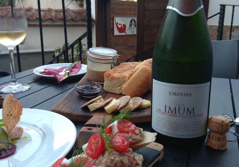 Roots Hotel & Wine Bar