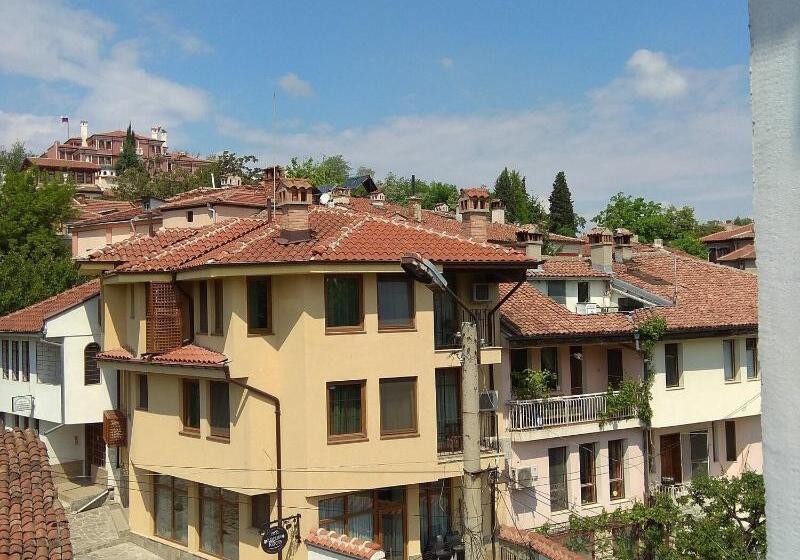 Roots Hotel & Wine Bar