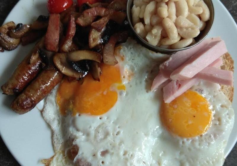 Roots Hotel & Wine Bar