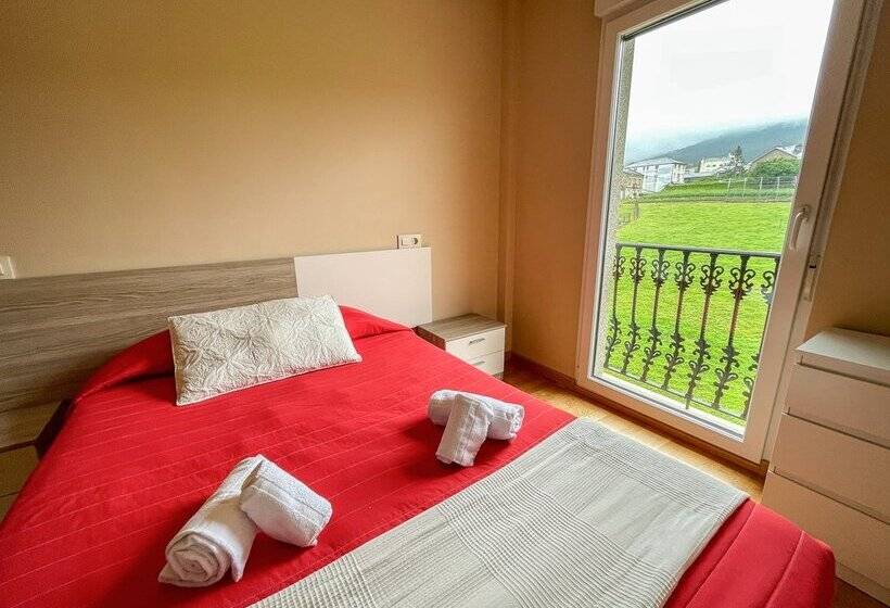 Apartamentos Playa de Las Catedrales 3000