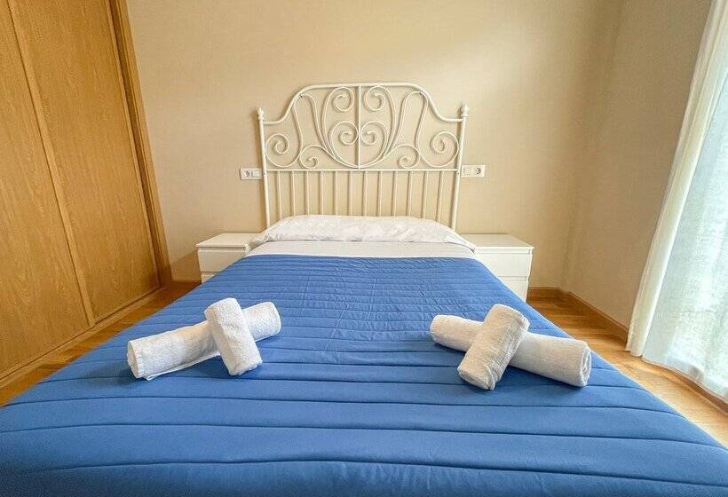 Apartamentos Playa de Las Catedrales 3000