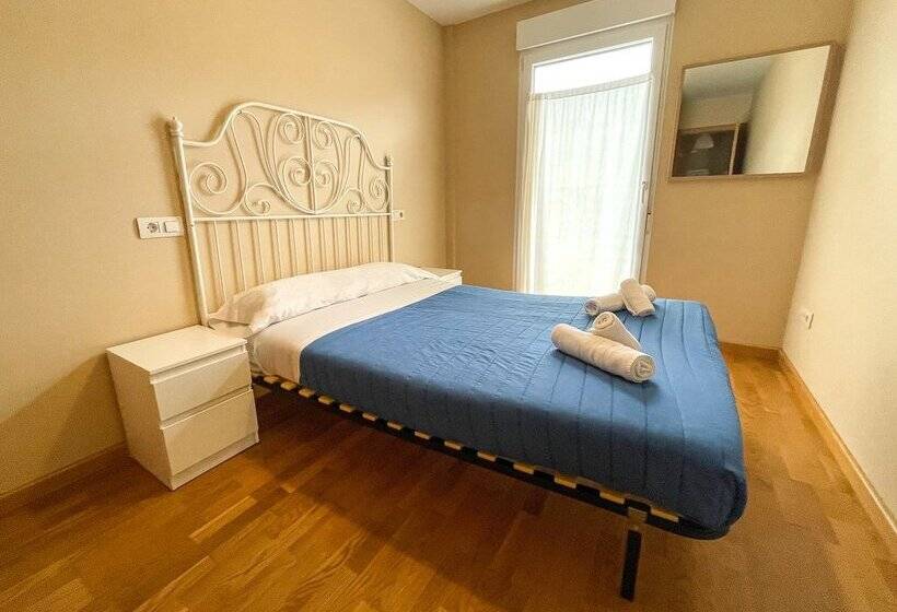 Apartamentos Playa de Las Catedrales 3000