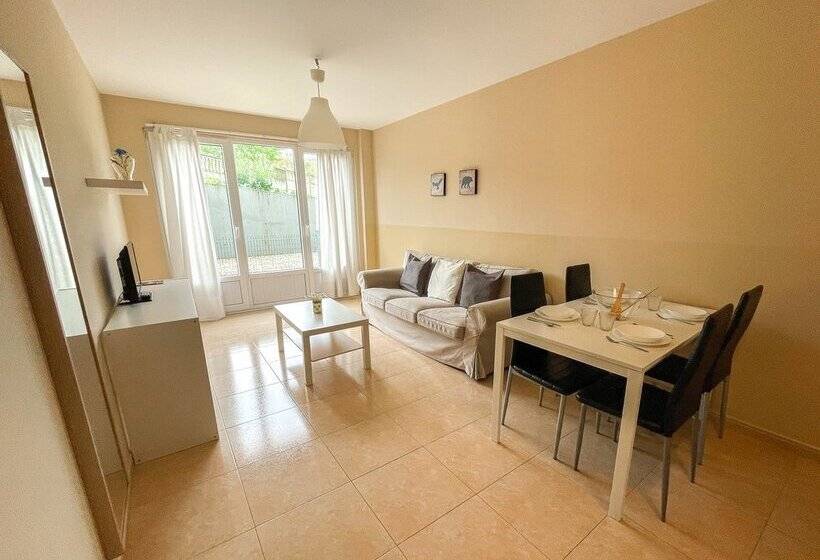 Apartamentos Playa de Las Catedrales 3000