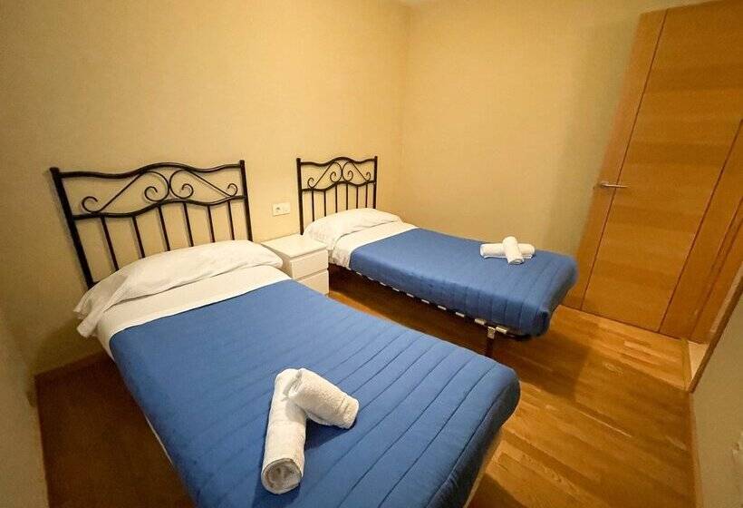 Apartamentos Playa de Las Catedrales 3000