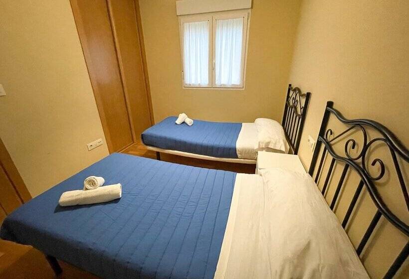 Apartamentos Playa de Las Catedrales 3000