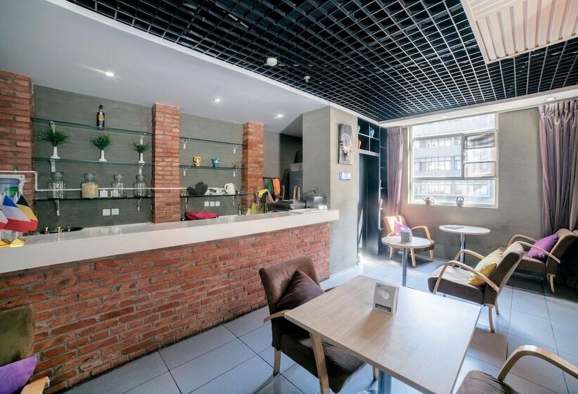 Badi Hotel Chuanxin Drum Tower Station