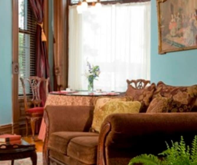 هتل 1890 Williams House Inn