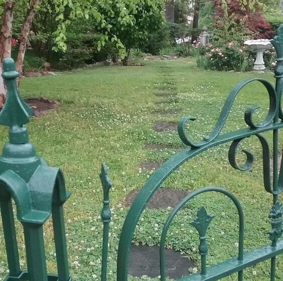 فندق 1890 Williams House Inn