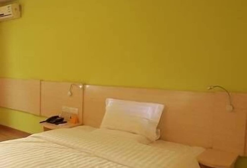 בית מלון כפרי 7 Days Inn