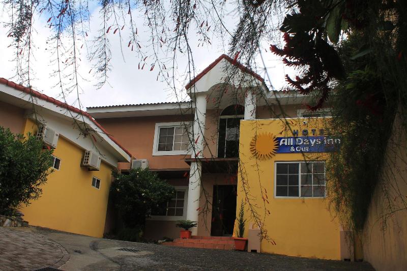 호텔 All Days Inn And Out