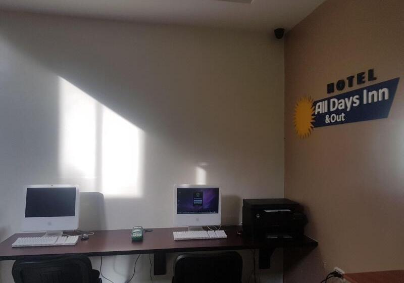 호텔 All Days Inn And Out