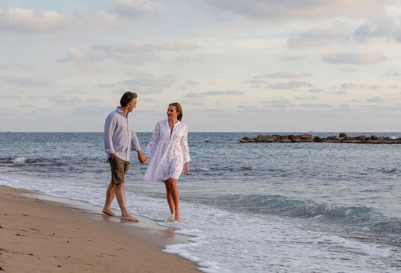 Amavi, Madefortwo Hotels Paphos