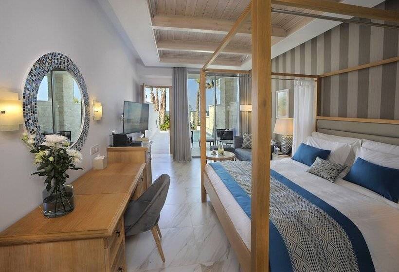 Amavi, Madefortwo Hotels Paphos