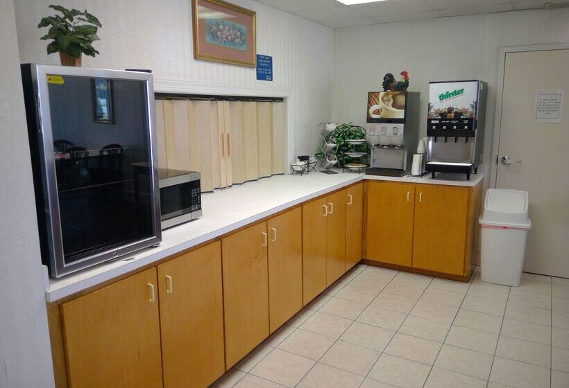 فندق Americas Best Value Inn Kinston