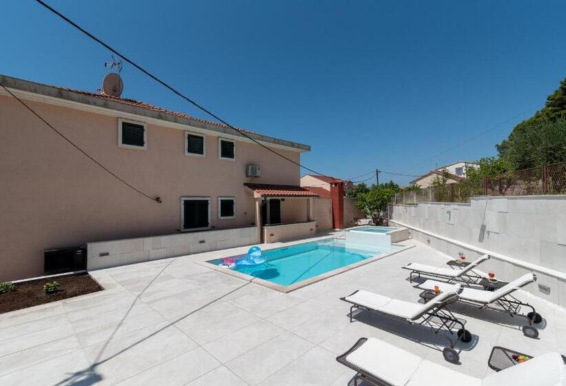 酒店 Apartment Villa Lavandula Swimming Pool View