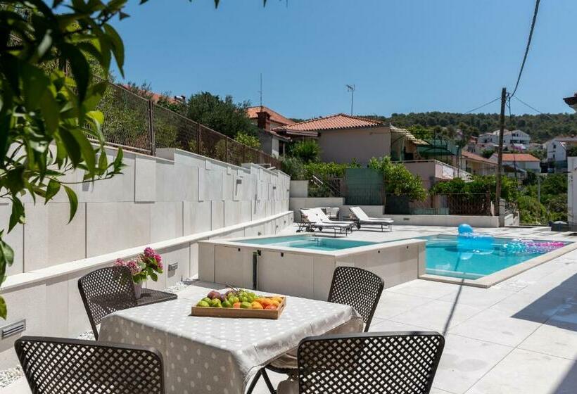 酒店 Apartment Villa Lavandula Swimming Pool View