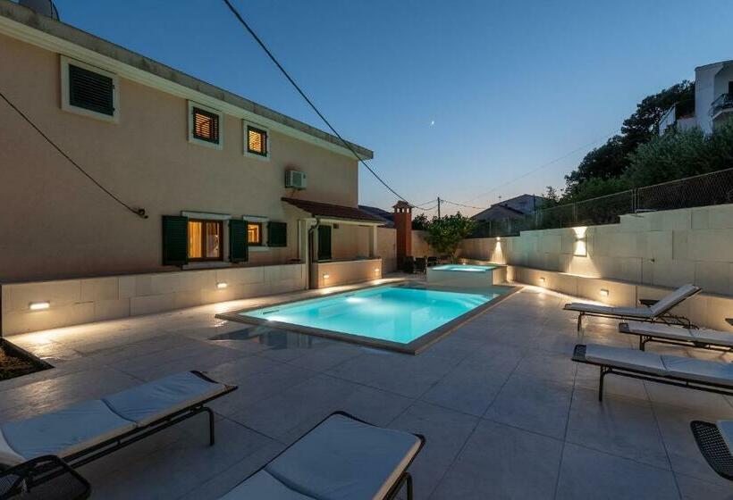 酒店 Apartment Villa Lavandula Swimming Pool View