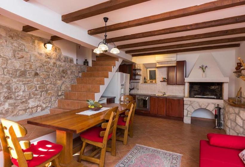 فندق Apartments Vi-la