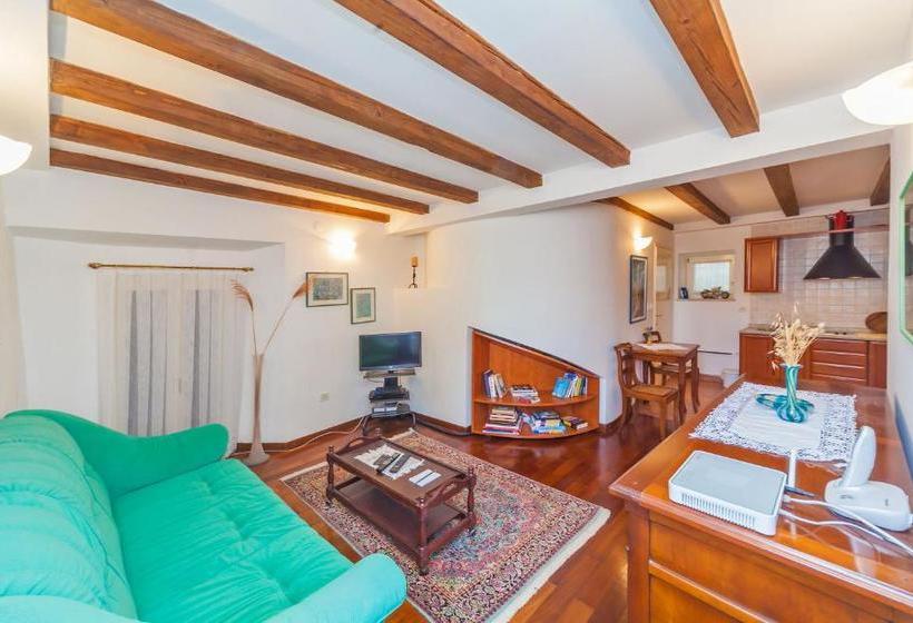 فندق Apartments Vi-la