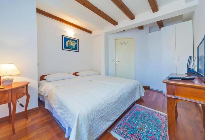 فندق Apartments Vi-la