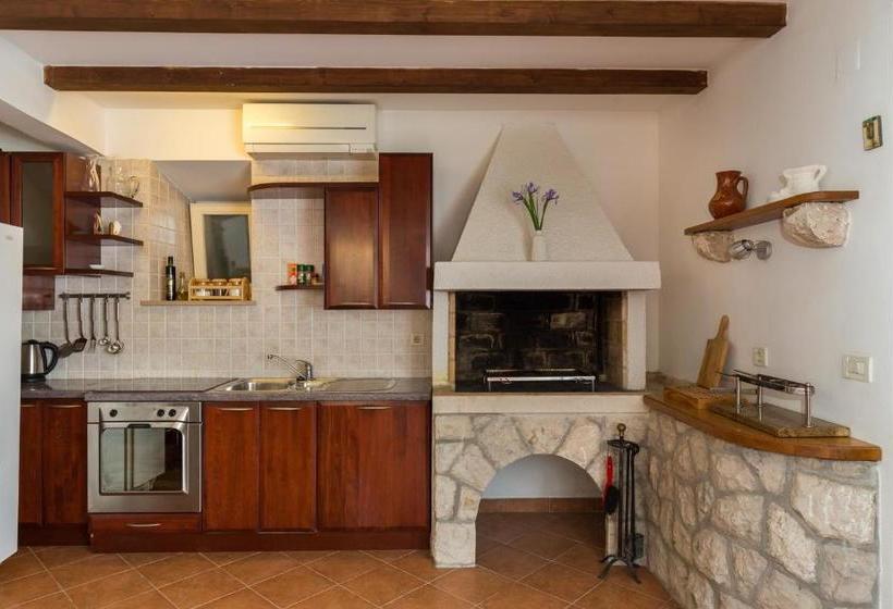 فندق Apartments Vi-la