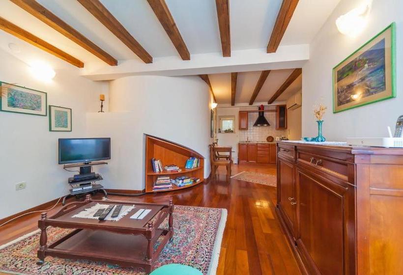 فندق Apartments Vi-la