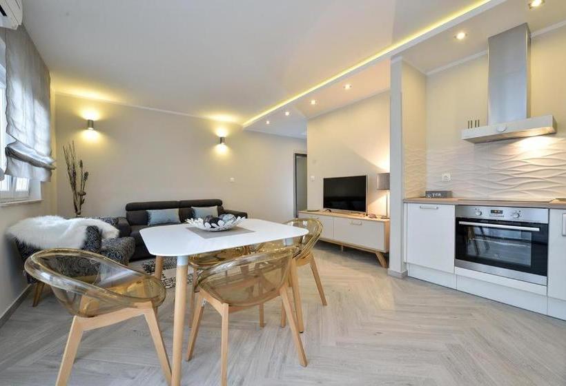 호텔 Apartments Villa Karla