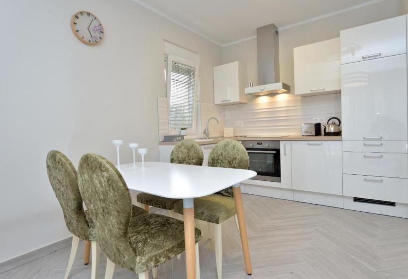 호텔 Apartments Villa Karla