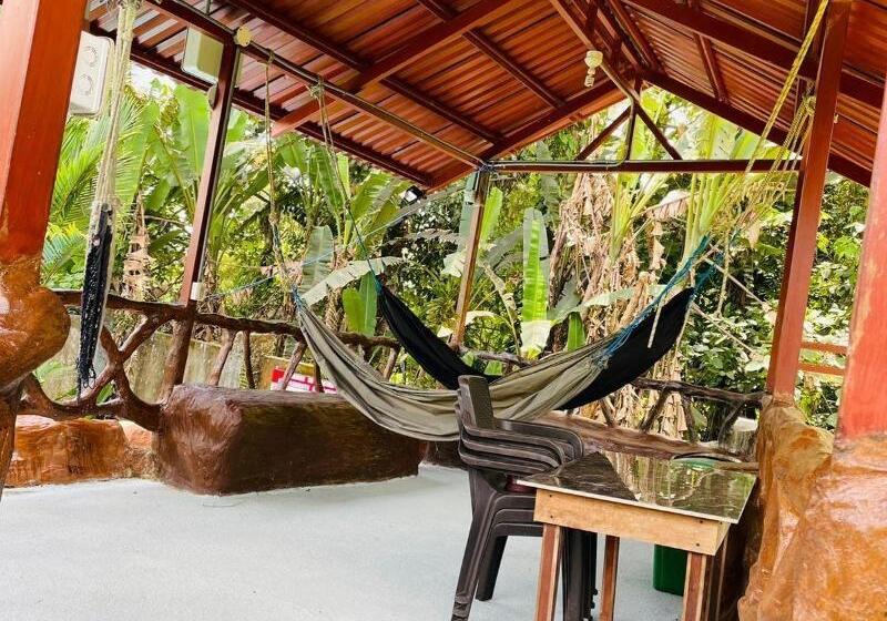 فندق Aunty Arenal Lodge