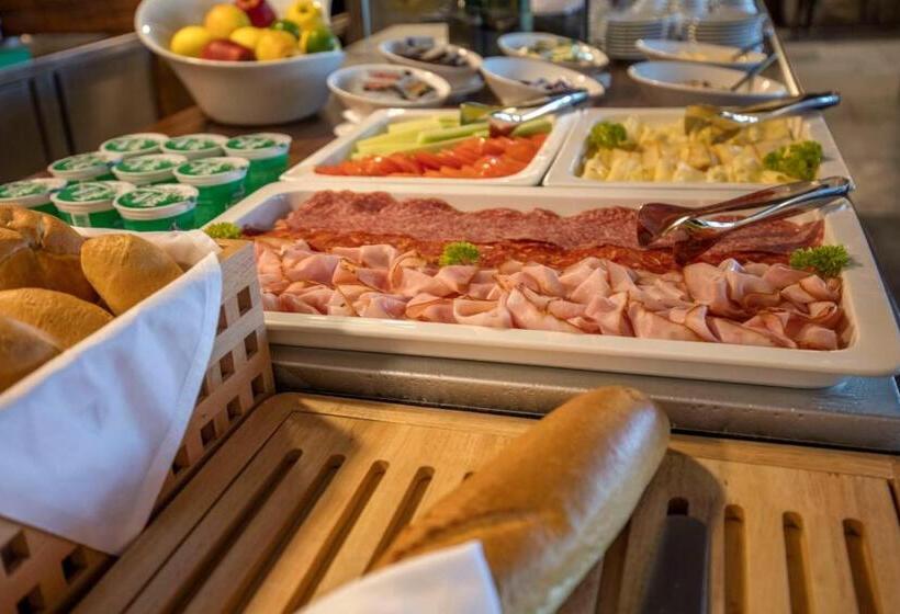 Отель Bed And Breakfast Saint Alliance