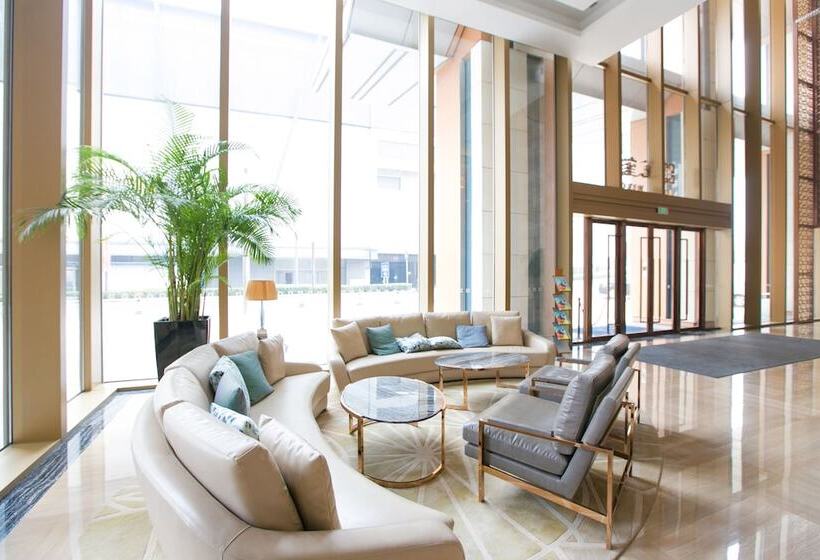 هتل Cherry Residences May Fourth Square