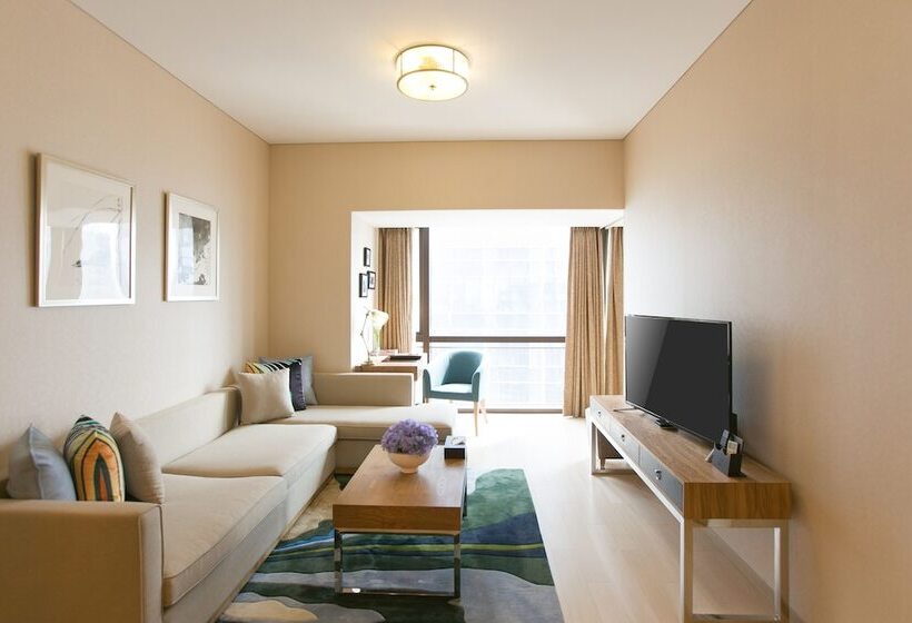 هتل Cherry Residences May Fourth Square