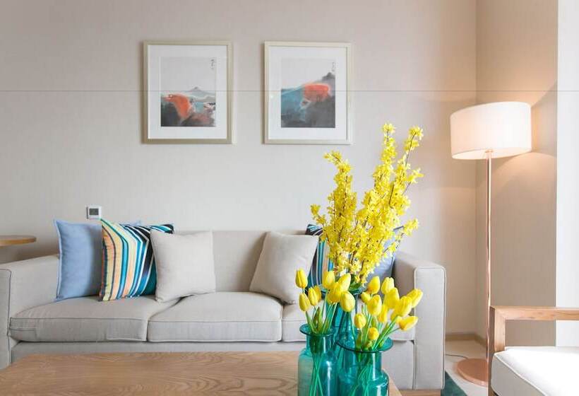 هتل Cherry Residences May Fourth Square