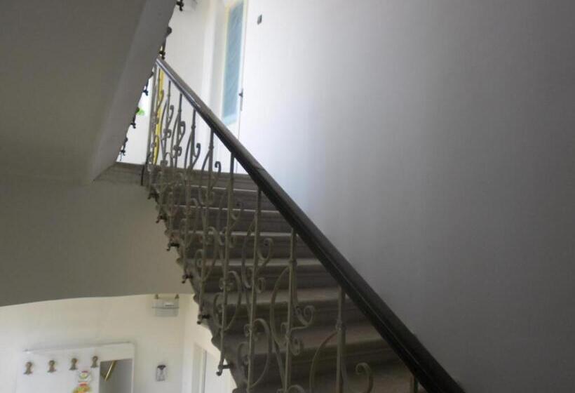 호텔 City Center Rooms