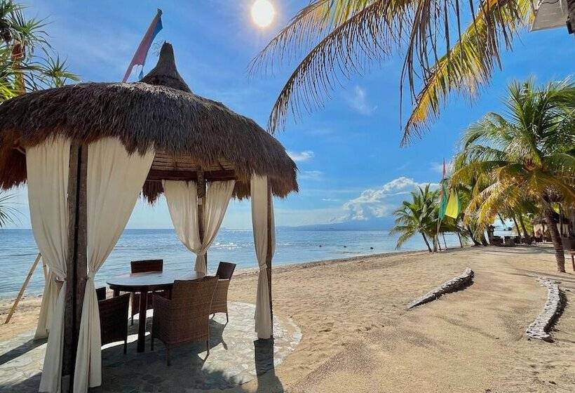 هتل Coco Grove Beach Resort, Siquijor Island