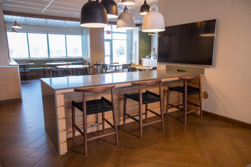 Отель Fairfield Inn & Suites By Marriott Alexandria