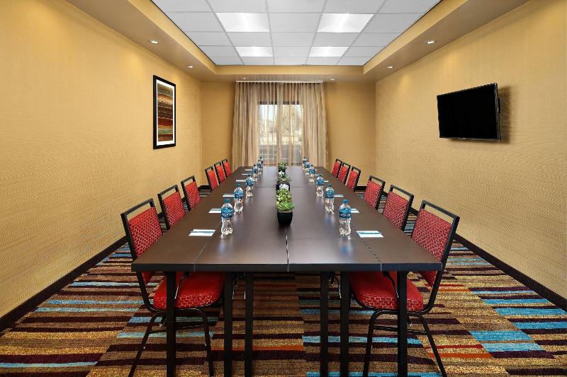 호텔 Fairfield Inn & Suites By Marriott Fresno Yosemite International Airport