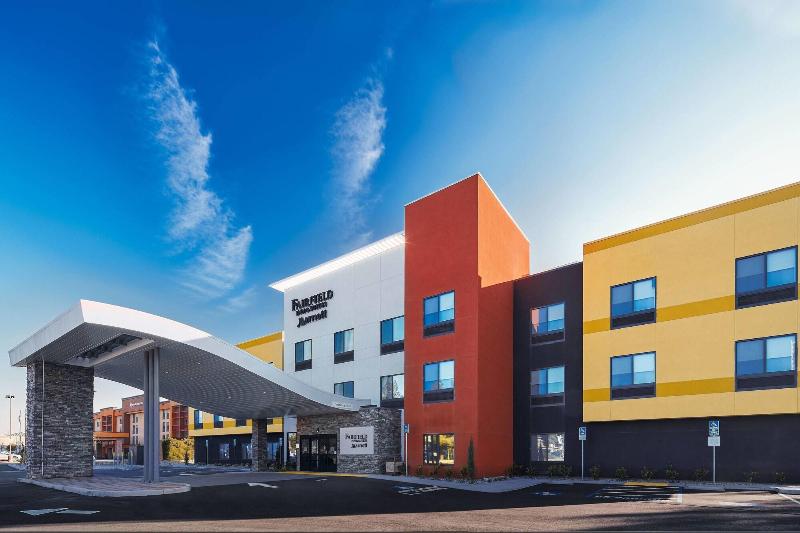 호텔 Fairfield Inn & Suites By Marriott Fresno Yosemite International Airport