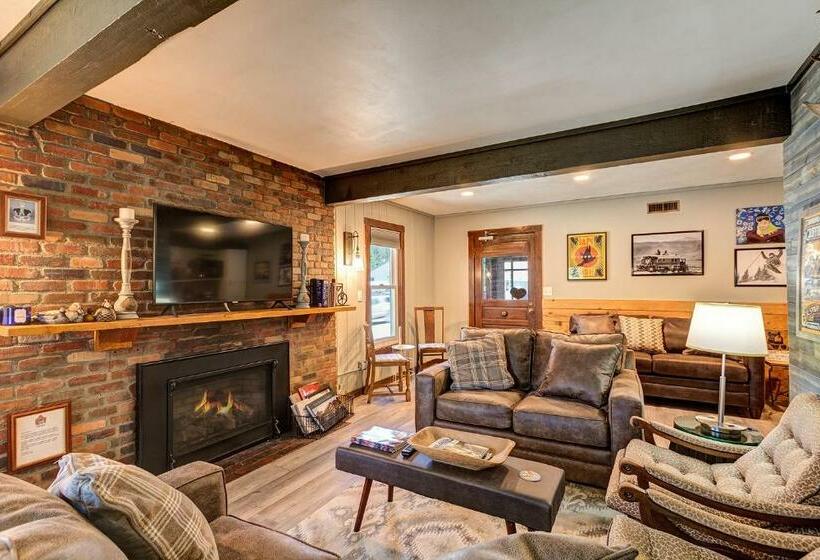 호텔 Fireside Inn & Hostel