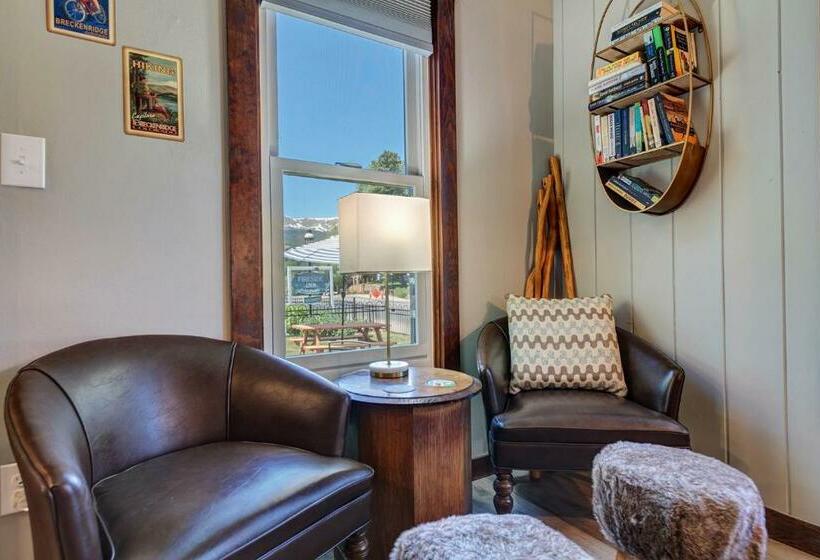 호텔 Fireside Inn & Hostel