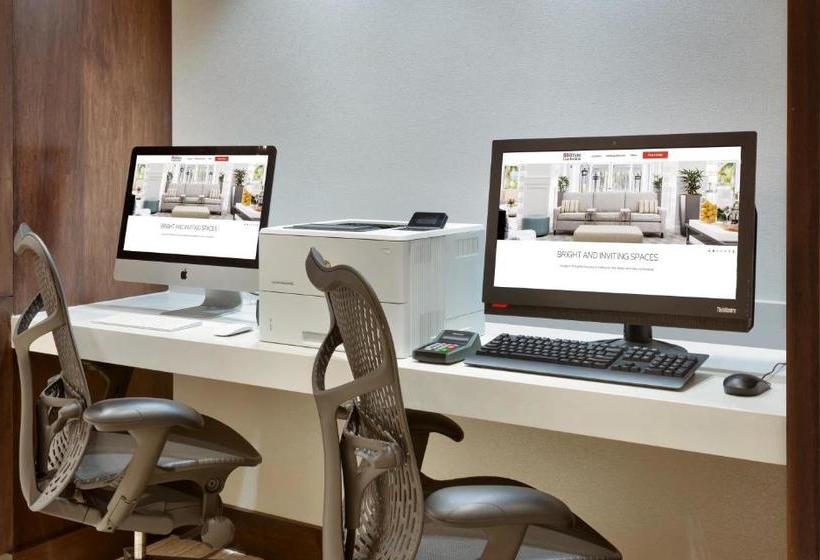 בית מלון כפרי Hilton Garden Inn Boise Downtown