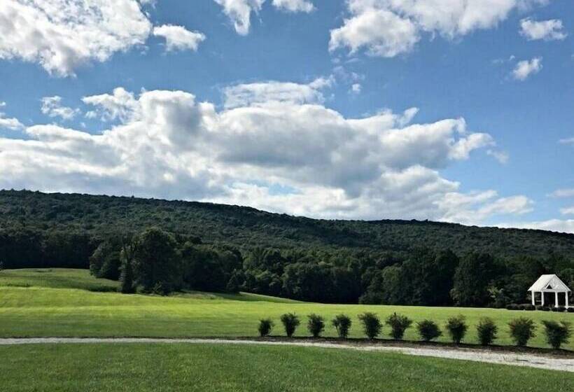 فندق Inn At Springfield Manor