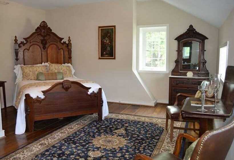 فندق Inn At Springfield Manor