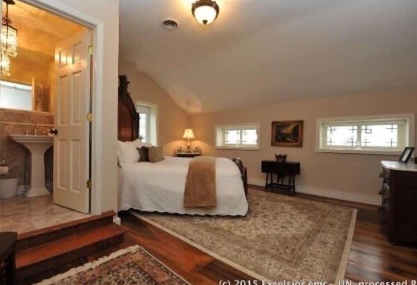 فندق Inn At Springfield Manor