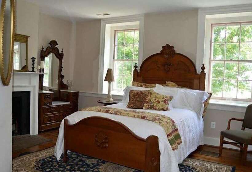 فندق Inn At Springfield Manor