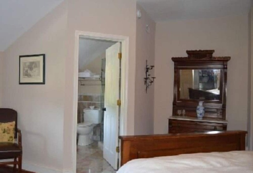 فندق Inn At Springfield Manor