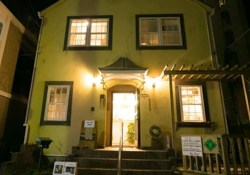 酒店 Iza Enoshima Guest House And Bar