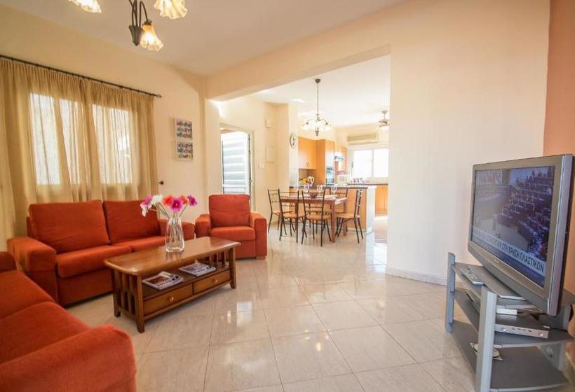 ホテル Kapparis Family Holidays